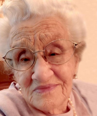 VITTORIA GIUSTI ved.  TRIA